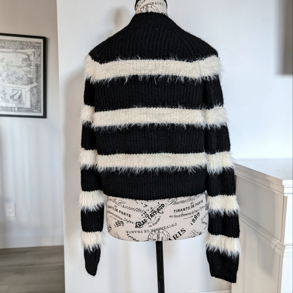 🌴2/$25 HAPPILY GREY | Women's Blk/White Fuzzy Striped Long Sleeved Crop Sweater - Picture 5 of 5